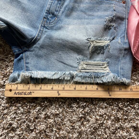 Juicy Couture High Rise Short Women's 26 Medium Wash Denim Distressed Frayed Hem - Picture 10 of 10